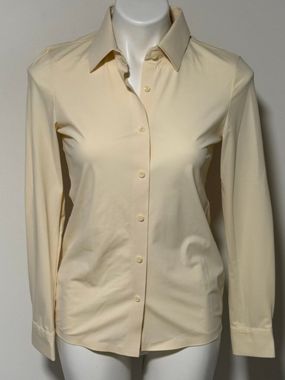 DESIGN IN PARIS IVORY SILKY BUTTON DOWN BLOUSE XS